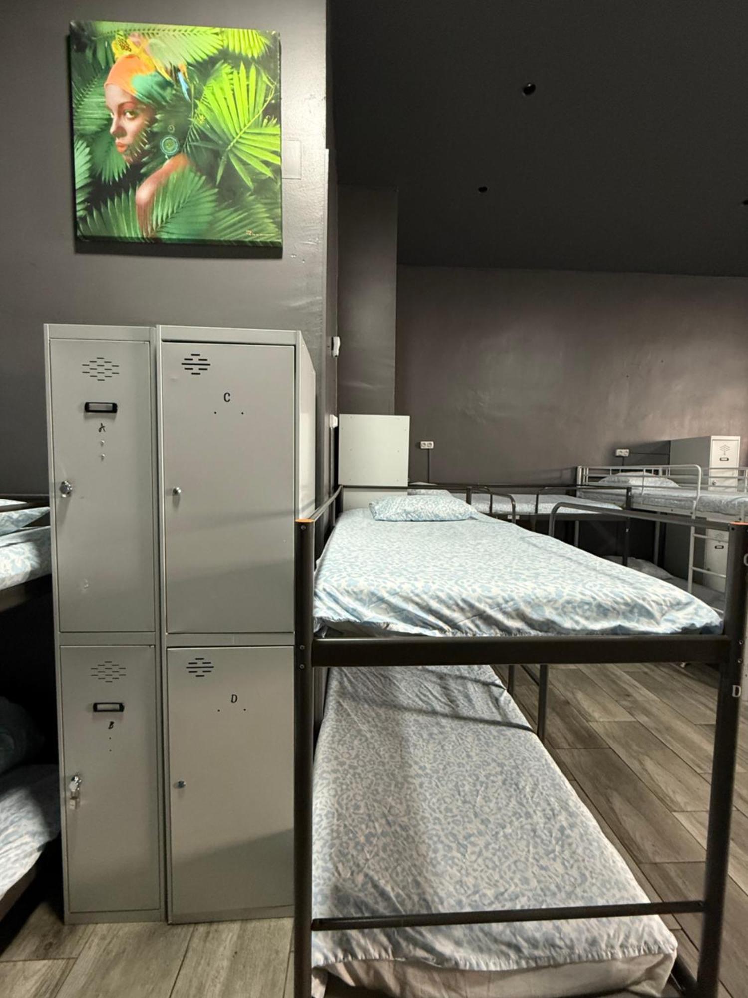 Hostel Rio Madrid Exterior photo